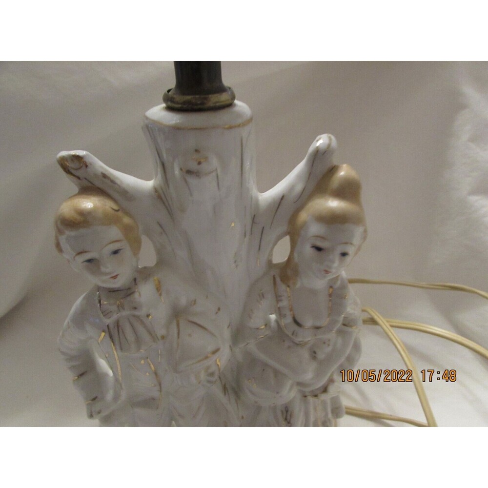 VINTAGE VICTORIAN RENISSANCE FIGURINE FIGURE TABLE LAMP MAN WOMEN